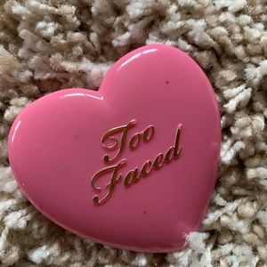 Too faced blush